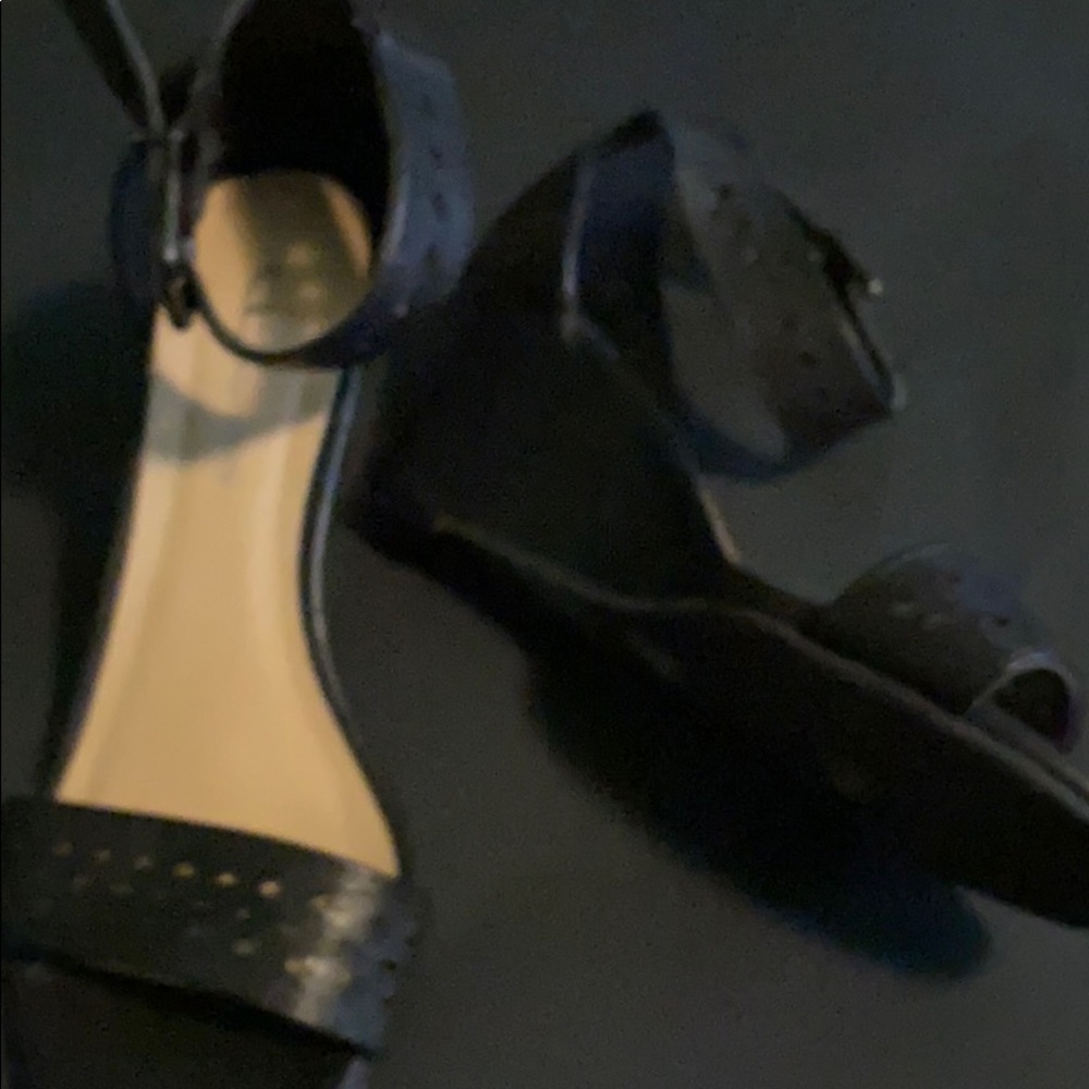 Shoes - Picture 4 of 5
